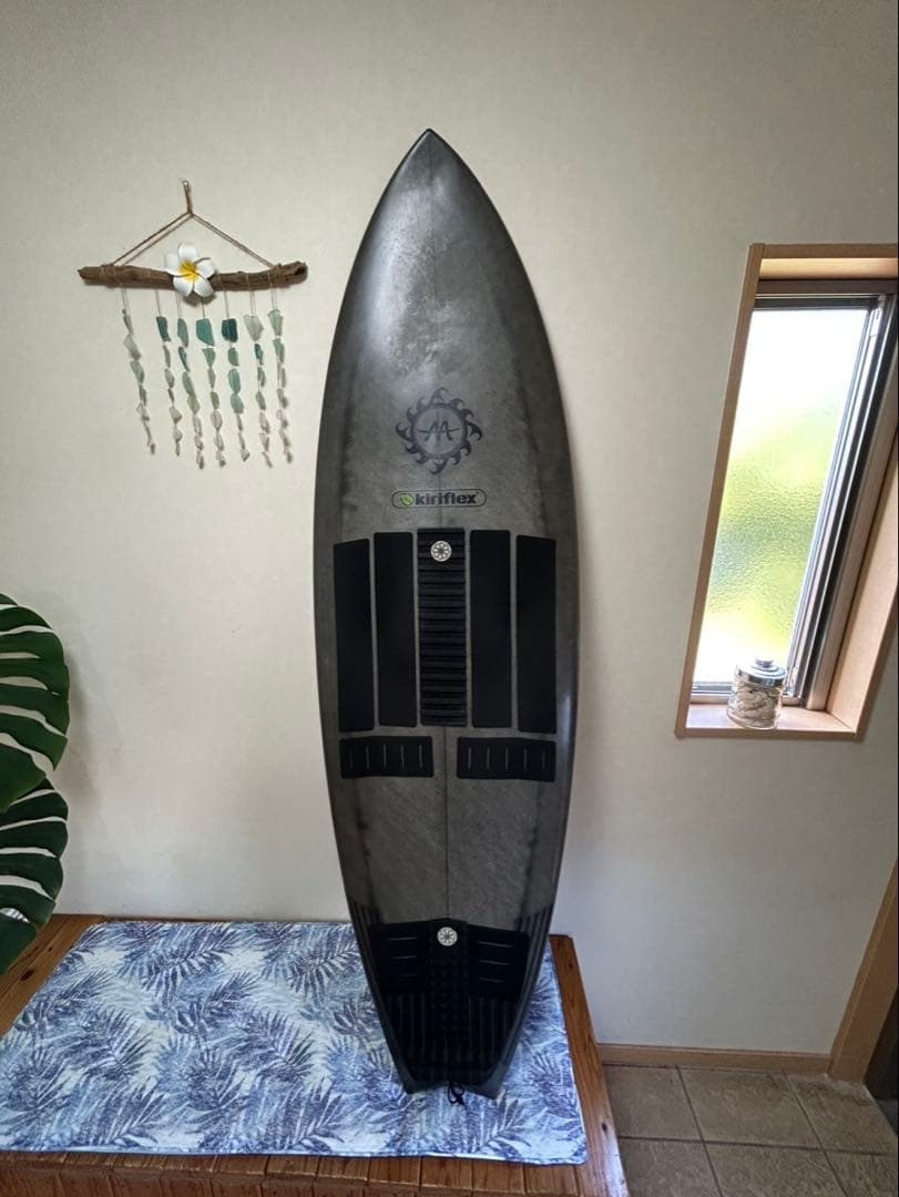 モアナロロサーフボード　5.7 　EPS