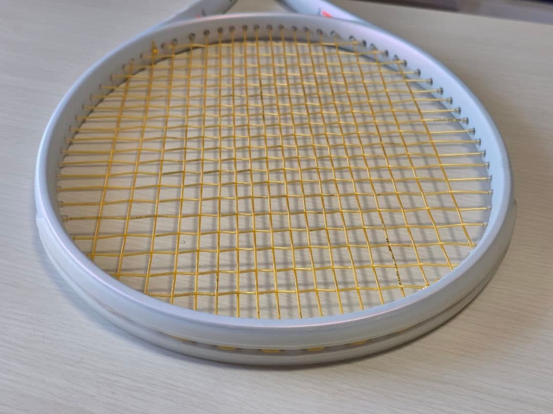 美品Wilson SHIFT 99 PRO V1 G2ガット張り上げ済