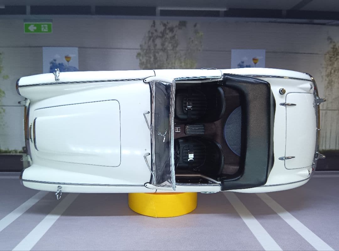 ジャンク オートアート 18/1 オースチンヒーレー