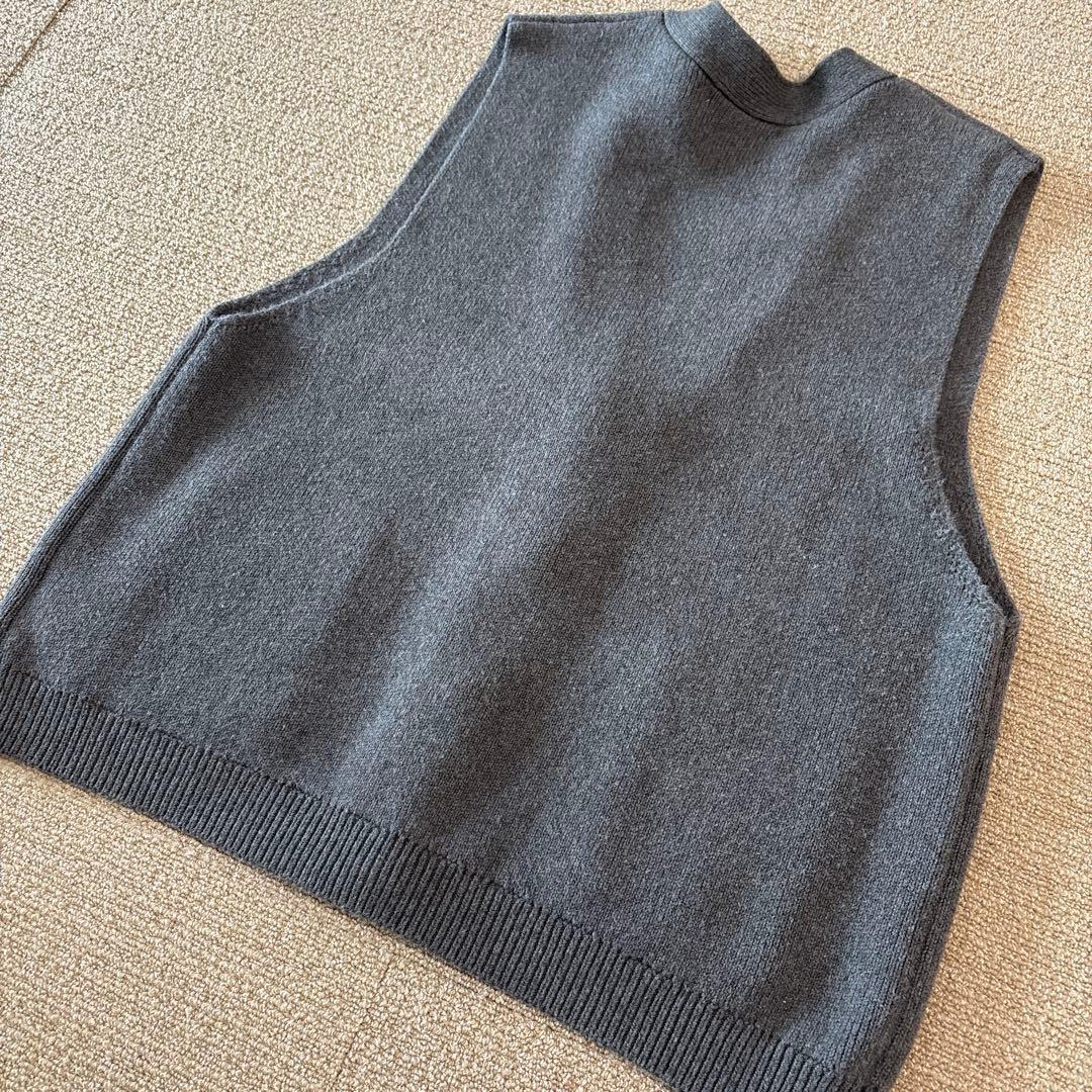 完売　SLOBE IENA パールニットベスト グレー