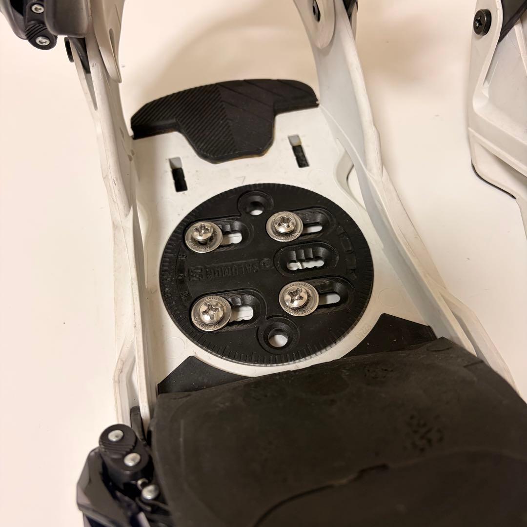 SALOMON RHYTHM Mサイズ　スノーボード　ビンディング ホワイト