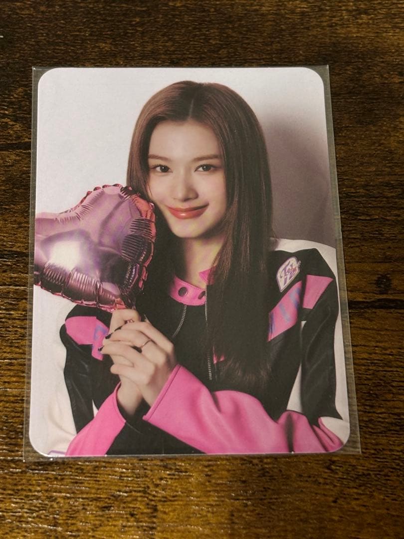 TWICE JAPAN SEASON’S GREETINGS 2024