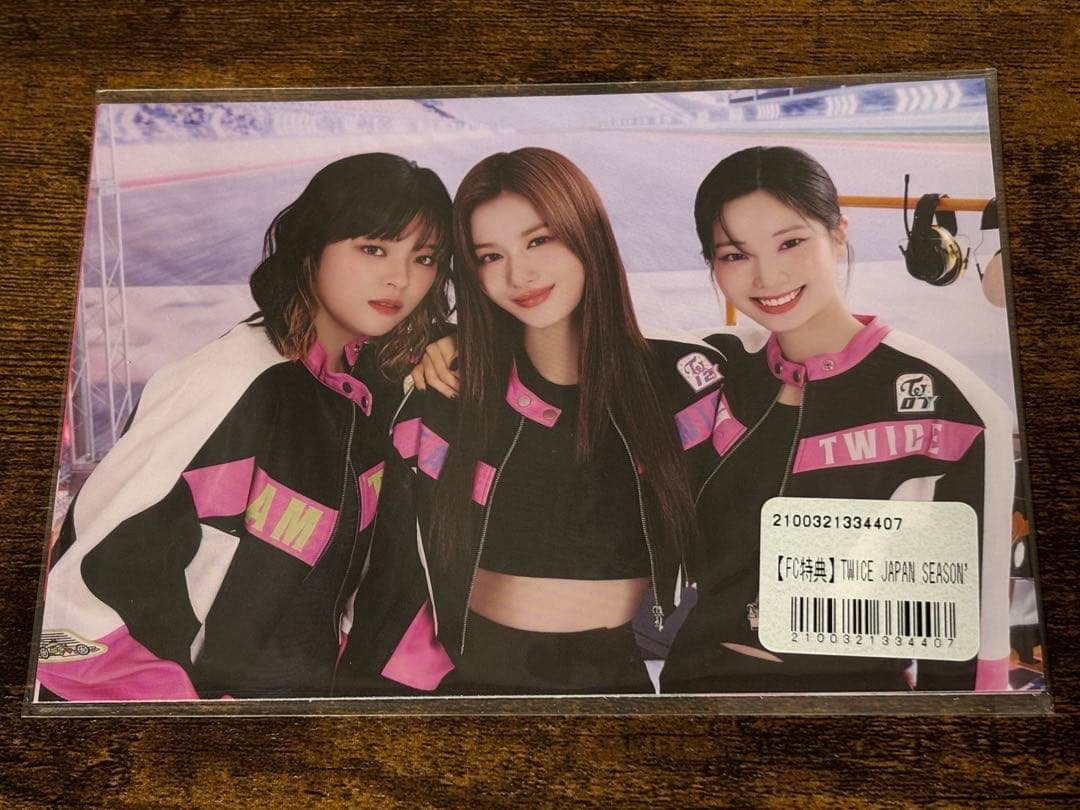 TWICE JAPAN SEASON’S GREETINGS 2024