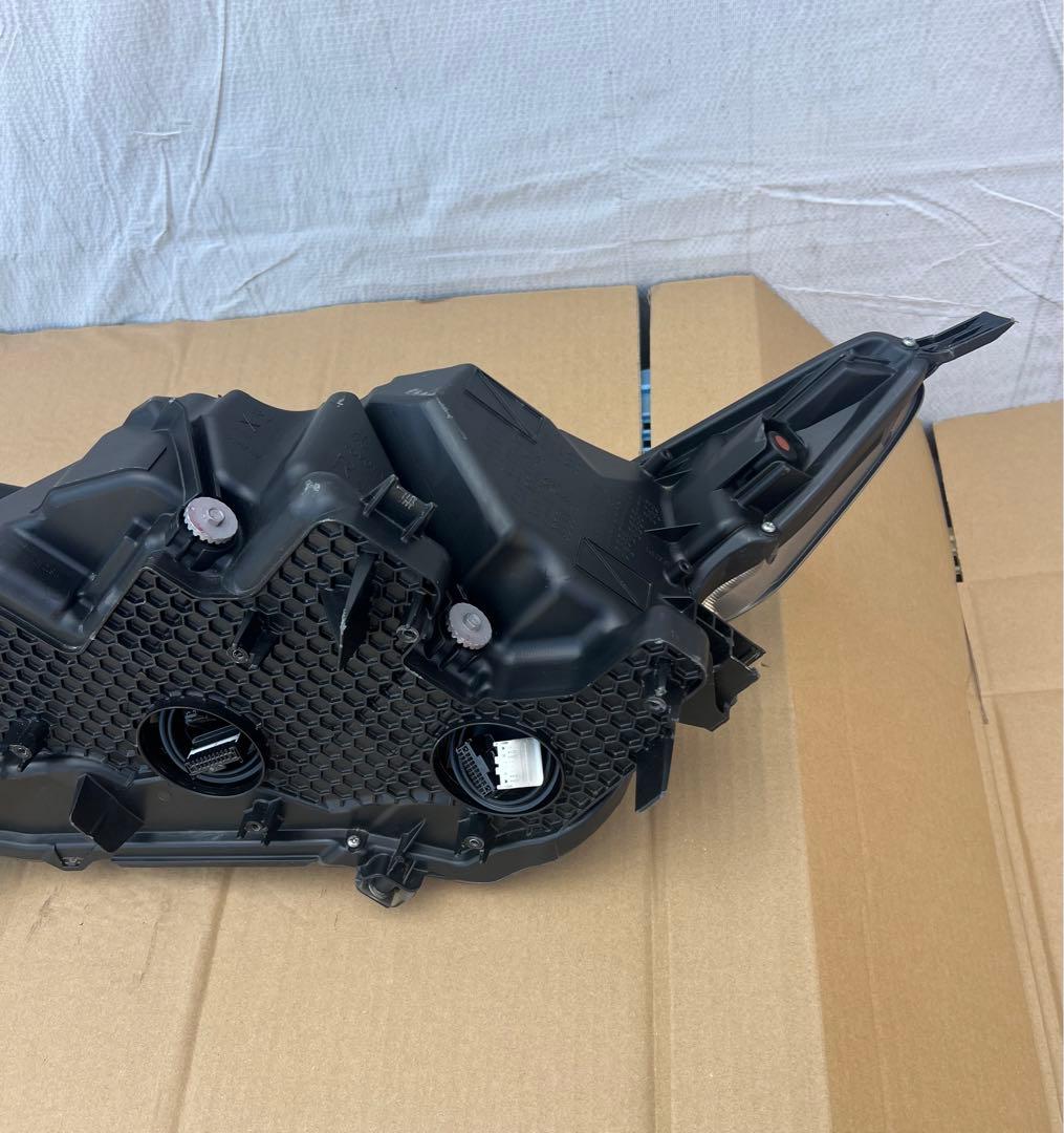 トヨタ ハリアー 後期型 LED ZSU60W ヘッドライト HARRIER