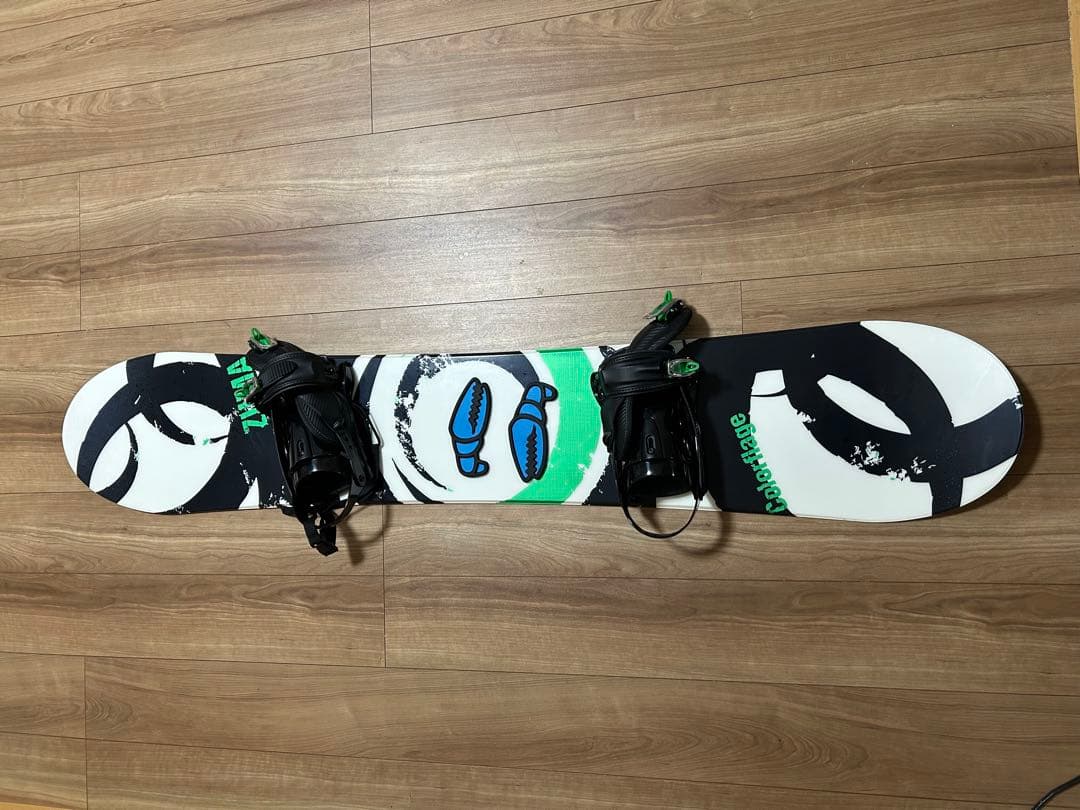【未使用】 zuma 155cm スノボー 板(ビンディング、デッキパッド付)