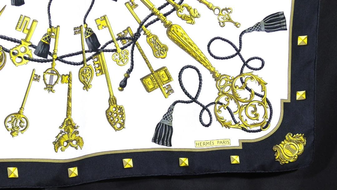 美品　HERMES エルメス　大判スカーフ　カレ90　 D561