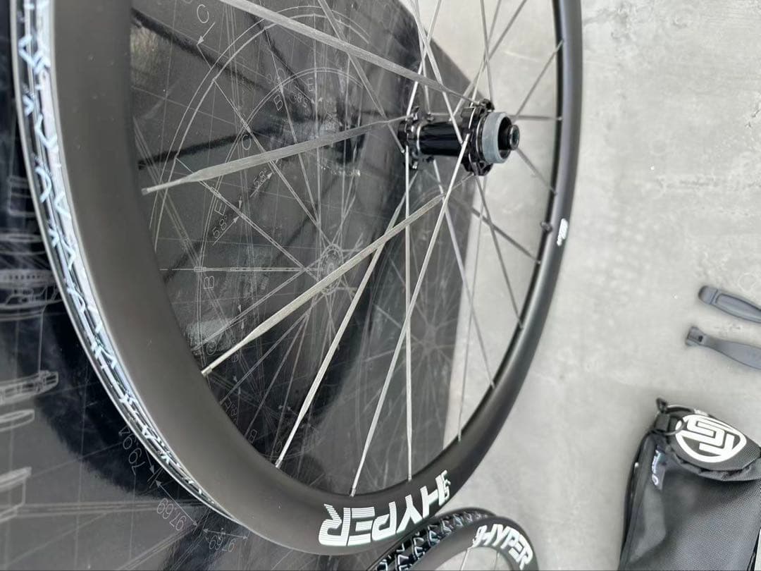 LUN HYPER D33 2024 3.0 カーボンホイール　新品未使用