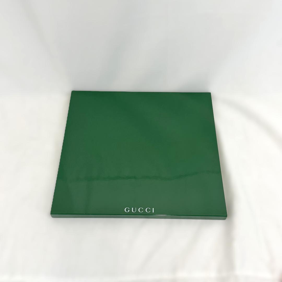 グッチ GUCCI メンズ用什器 ディスプレイ 緑 赤 台