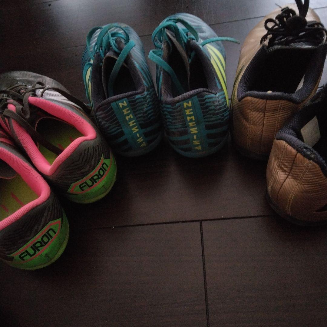 サッカーシューズ　スパイク　トレシュー　ナイキ　アディダス　ミズノ　アシックス