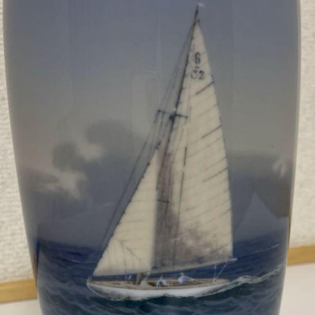 ・花瓶・航走するyacht・陶器製・１９cm・ ・